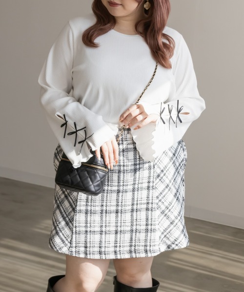 CLETTE(クレット)の「リボン使いフレア袖プルオーバー(Tシャツ/カットソー・レディース・オフホワイト/ブラック・4L/3L/LL)」の19枚目の写真