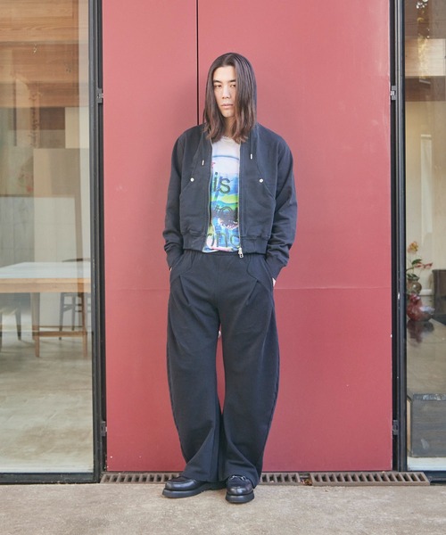 CONZ(コンズ)の「WIDE BALLOON PANTS(スウェットパンツ・メンズ・ダークグレー/グレー/ブラック・1/2)」の4枚目の写真