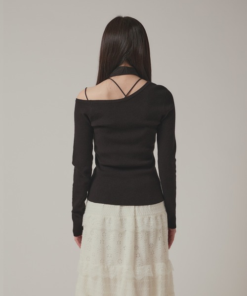 BLANK　（ブランク）の「Choker Off Shoulder Knit / チョーカー付きオフショルダーニット（ニット/セーター・レディース・ブラック/グレー・FREE）」の5枚目の写真