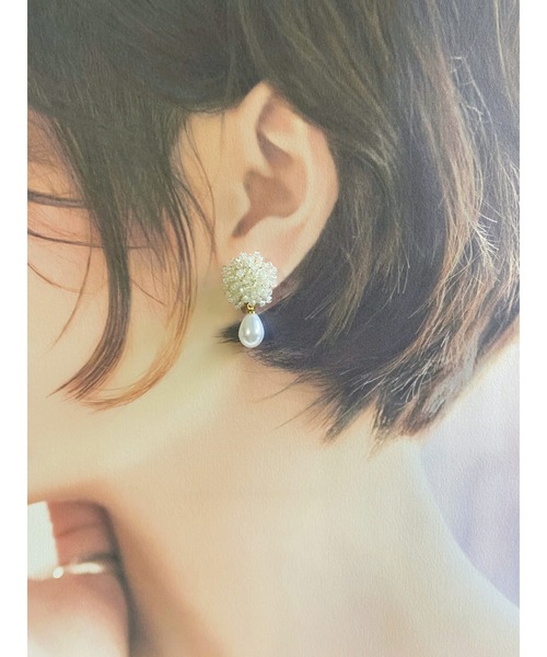 tone(トーン)の「【Hi-na】パールホワイトつぶビーズ×セレクトパーツ イヤリング(MA)(イヤリング・レディース・ゴールド/ホワイト・FREE)」の6枚目の写真