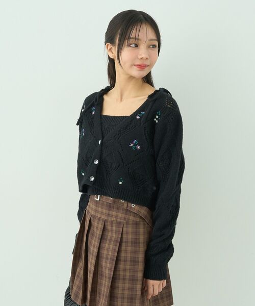 earth music&ecology（アースミュージックアンドエコロジー）の「SET2点刺繍ビスチェ＋カーディガン（カーディガン/ボレロ・レディース・アイボリー/ピンク/ブラック・FREE）」の14枚目の写真