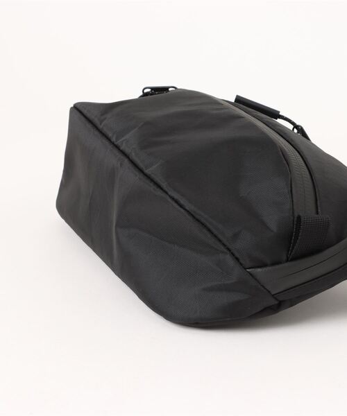 Aer(エアー)の「【Aer / エアー】 Travel Collection Day Sling 3 X-Pac(ショルダーバッグ・メンズ・ブラック・FREE)」の9枚目の写真