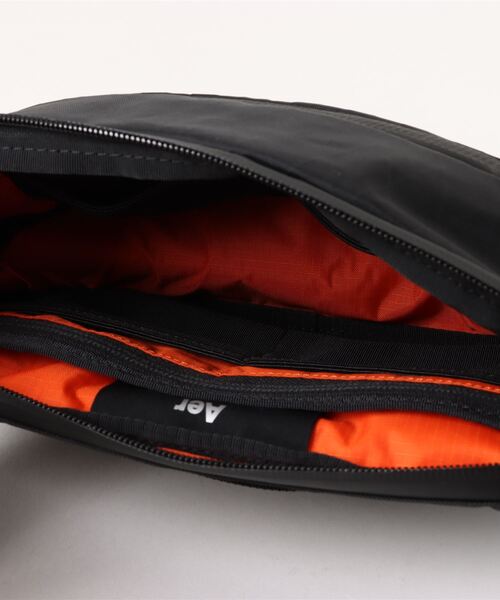 Aer(エアー)の「【Aer / エアー】 Travel Collection Day Sling 3 X-Pac(ショルダーバッグ・メンズ・ブラック・FREE)」の10枚目の写真