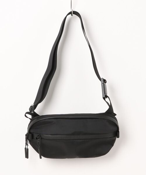 Aer(エアー)の「【Aer / エアー】 Travel Collection Day Sling 3 X-Pac(ショルダーバッグ・メンズ・ブラック・FREE)」の8枚目の写真