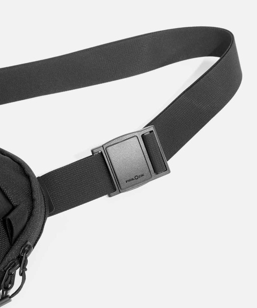 Aer(エアー)の「【Aer / エアー】 Travel Collection Day Sling 3 X-Pac(ショルダーバッグ・メンズ・ブラック・FREE)」の6枚目の写真