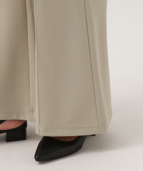 BAYFLOW（ベイフロー）の「[ストレッチ入り]カットジョーゼットフレアパンツ（その他パンツ・レディース・ブラック/グレイッシュベージュ・MEDIUM/SMALL）」の11枚目の写真