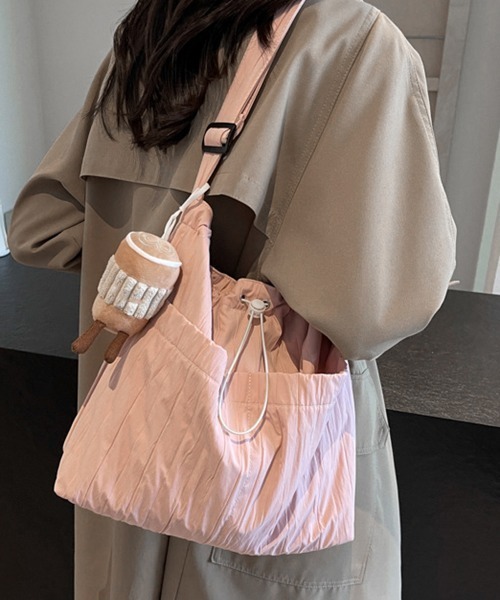 Miniministore(ミニミニストア)の「ショルダーバッグ 大容量 巾着バッグ(ショルダーバッグ・レディース・ブラウン/オフホワイト/ピンク/ブラック・FREE)」の4枚目の写真