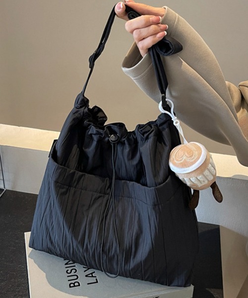 Miniministore(ミニミニストア)の「ショルダーバッグ 大容量 巾着バッグ(ショルダーバッグ・レディース・ブラウン/オフホワイト/ピンク/ブラック・FREE)」の9枚目の写真
