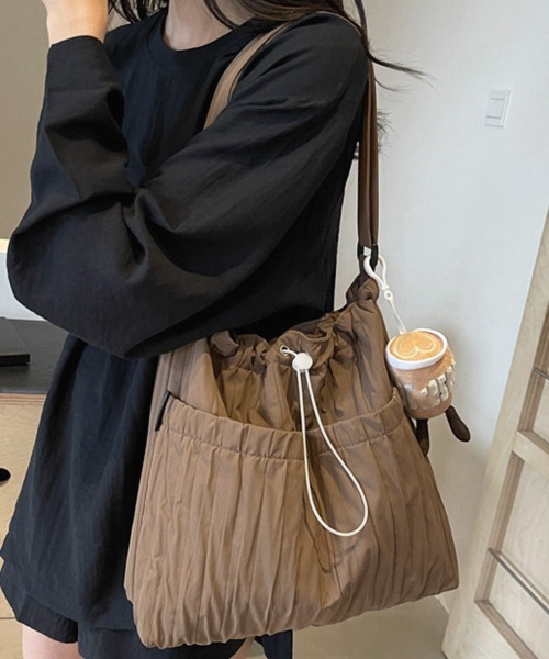 Miniministore(ミニミニストア)の「ショルダーバッグ 大容量 巾着バッグ(ショルダーバッグ・レディース・ブラウン/オフホワイト/ピンク/ブラック・FREE)」の10枚目の写真