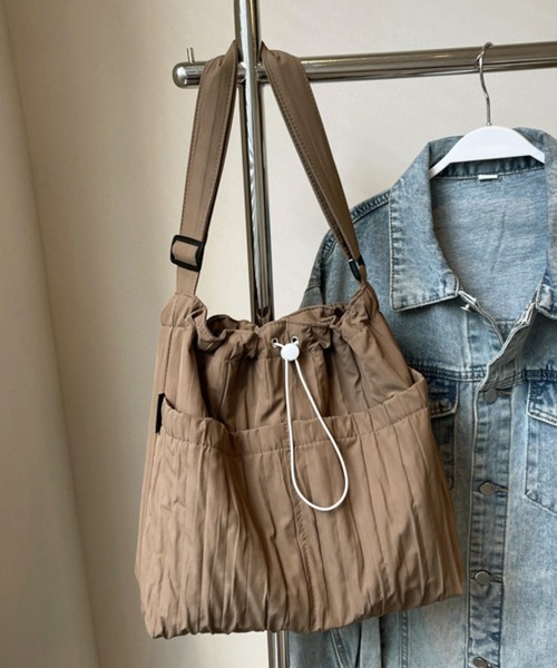 Miniministore(ミニミニストア)の「ショルダーバッグ 大容量 巾着バッグ(ショルダーバッグ・レディース・ブラウン/オフホワイト/ピンク/ブラック・FREE)」の13枚目の写真