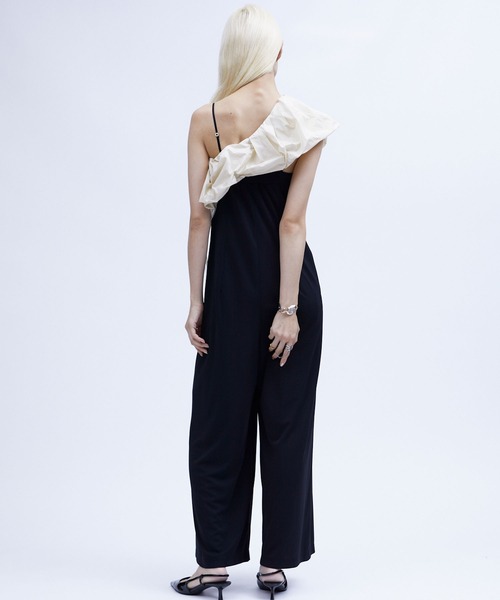 THINGS THAT MATTER（シングス ザット マター）の「OVERALLS with TAFFETA CAPE / オーバーオールウィズタフタケープ（サロペット/オーバーオール・レディース・アイボリー/ブラック/ブラック×ホワイト・FREE）」の5枚目の写真
