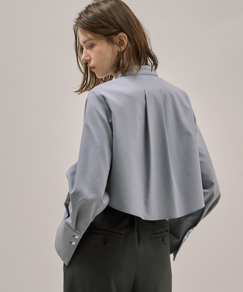 PUBLIC TOKYO（パブリックトウキョウ）の「【完売間近】クラスバンドカラーシャツ（シャツ/ブラウス・レディース・ダークグレー/ブルー/ホワイト/ライトブルー/ベージュ×ブラック・FREE）」の4枚目の写真