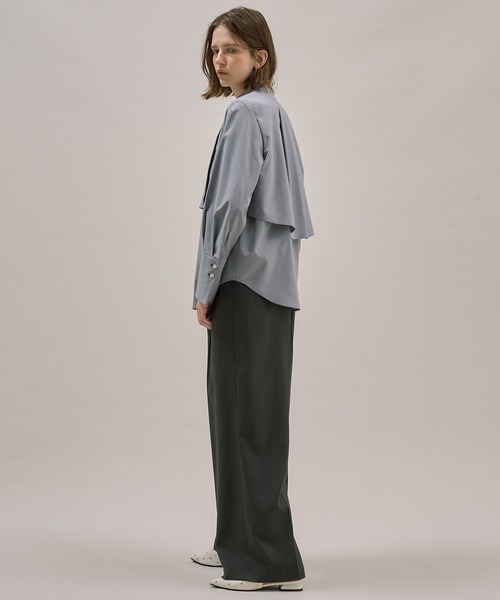 PUBLIC TOKYO（パブリックトウキョウ）の「【完売間近】クラスバンドカラーシャツ（シャツ/ブラウス・レディース・ダークグレー/ブルー/ホワイト/ライトブルー/ベージュ×ブラック・FREE）」の10枚目の写真