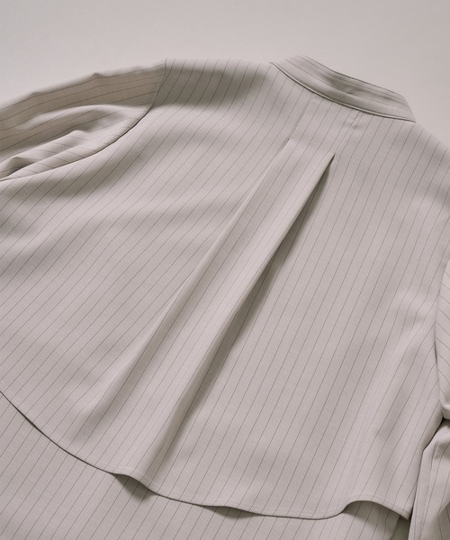 PUBLIC TOKYO（パブリックトウキョウ）の「【完売間近】クラスバンドカラーシャツ（シャツ/ブラウス・レディース・ダークグレー/ブルー/ホワイト/ライトブルー/ベージュ×ブラック・FREE）」の18枚目の写真