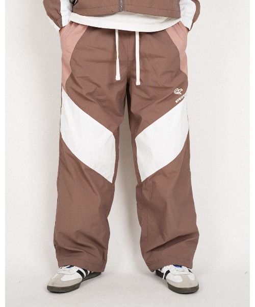 #Re:room(リルーム)の「ナイロンワイドトラックパンツ(その他パンツ・メンズ・ブラック/ネイビー/イエロー/ブラウン・SMALL/MEDIUM)」の2枚目の写真
