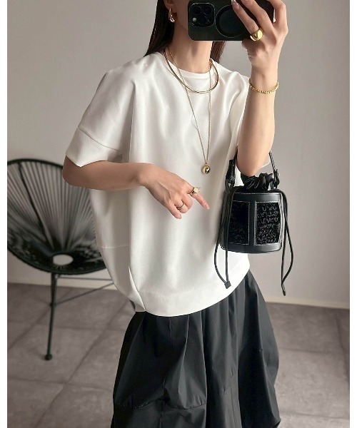 Emma Taylor(エマテイラー)の「【二の腕をしっかりカバー】ライトダンボールコクーンフォルムプルオーバー(Tシャツ/カットソー・レディース・ライトベージュ/ブラック/ホワイト/チャコールグレー・FREE)」の7枚目の写真
