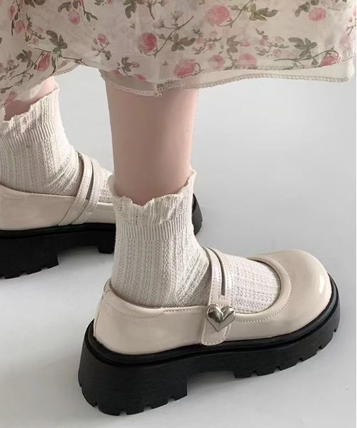 WEGO（ウィゴー）の「WEGO/ハートバックル厚底ローファー/メリージェーンシューズ（ローファー・レディース・ホワイト/ブラック・LARGE/MEDIUM）」の7枚目の写真