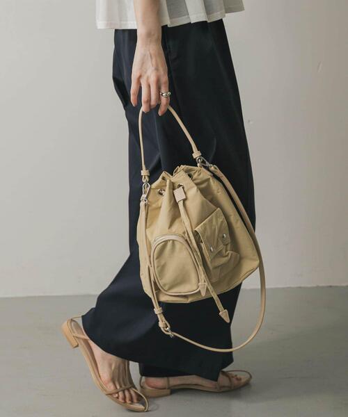 SENSE OF PLACE by URBAN RESEARCH(センスオブプレイスバイアーバンリサーチ)の「撥水2WAYマルチポケットナイロンバッグ(ショルダーバッグ・レディース・カーキ/ブラック/ベージュ・ONE)」の16枚目の写真