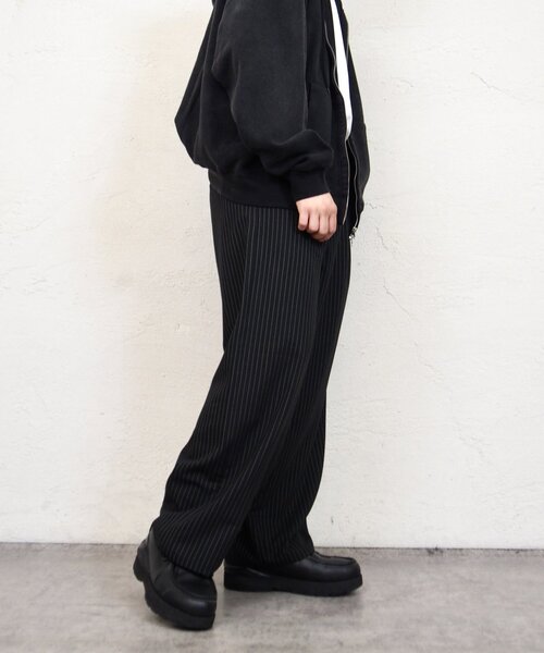 WHO'S WHO gallery（フーズフーギャラリー）の「【セットアップ対応】オーサムタックワイドスラックス（スラックス・メンズ・ブラック/ネイビー・FREE）」の14枚目の写真