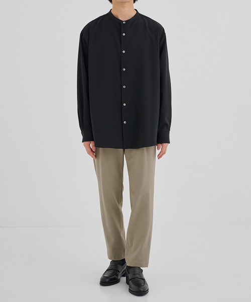 UNITED TOKYO(ユナイテッドトウキョウ)の「DRY TORO ストレッチ バンドカラーシャツ(シャツ/ブラウス・メンズ・ダークグレー/オフホワイト/ブラック・1/3/2)」の8枚目の写真