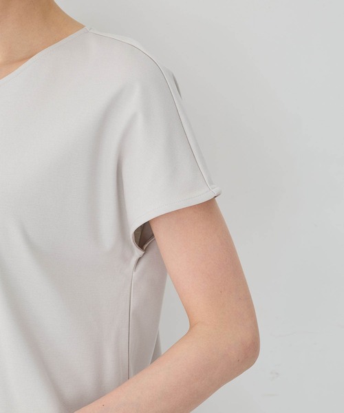 A/C DESIGN BY ALPHA CUBIC（エーシーデザインバイアルファキュービック）の「【接触冷感・UVカット】フレンチスリーブTシャツ（Tシャツ/カットソー・レディース・ブラック/ライトグレー/オフホワイト・LL/M/L）」の17枚目の写真