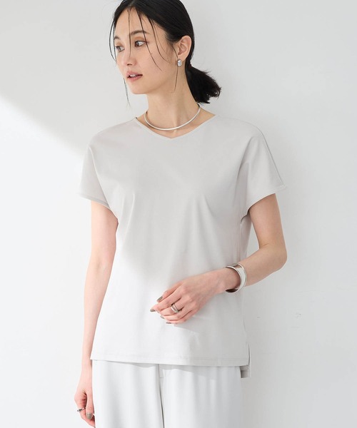 A/C DESIGN BY ALPHA CUBIC(エーシーデザインバイアルファキュービック)の「フレンチVネックTシャツ【スムース加工・UVカット・接触冷感】(Tシャツ/カットソー・レディース・ブラック/ライトグレー/オフホワイト・LL/M/L)」の17枚目の写真