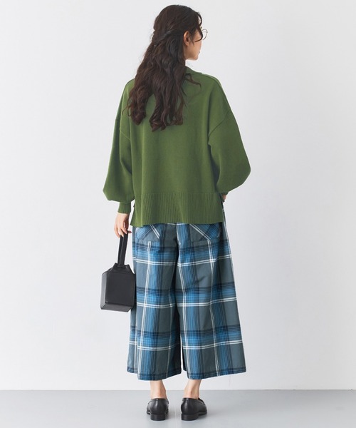 and myera（アンド マイラ）の「ａｎｄ　ｍｙｅｒａ　ワイドシルエットのスキッパーセーター（ニット/セーター・レディース・ネイビー/カーキ・L/M/S/LL）」の4枚目の写真