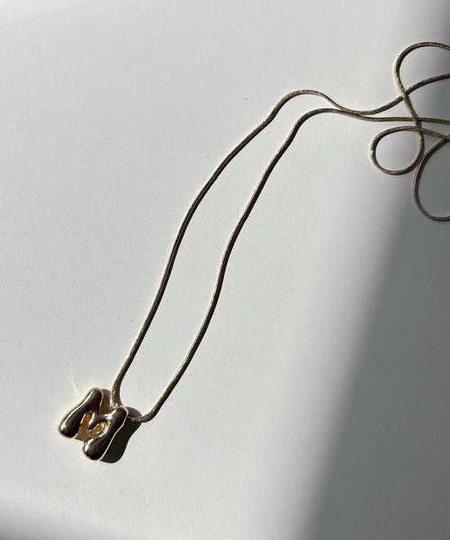 LOUNGEDRESS（ラウンジドレス）の「【GALENA】20thイニシャルネックレス（ネックレス・レディース・ゴールド系その他5/ゴールド系その他2/ゴールド系その他3/ゴールド/ゴールド系その他・FREE）」の3枚目の写真