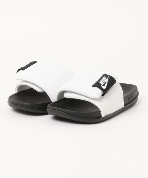 NIKE(ナイキ)の「NIKE ナイキ OFFCOURT ADJUST SLIDE【超軽量】メンズシャワーサンダル スポーツサンダル(オフコートアジャストスライド) DQ9624 100 サミットホワイト(サンダル・メンズ・ホワイト×ブラック・25.0cm/26.0cm/27.0cm/28.0cm)」の1枚目の写真