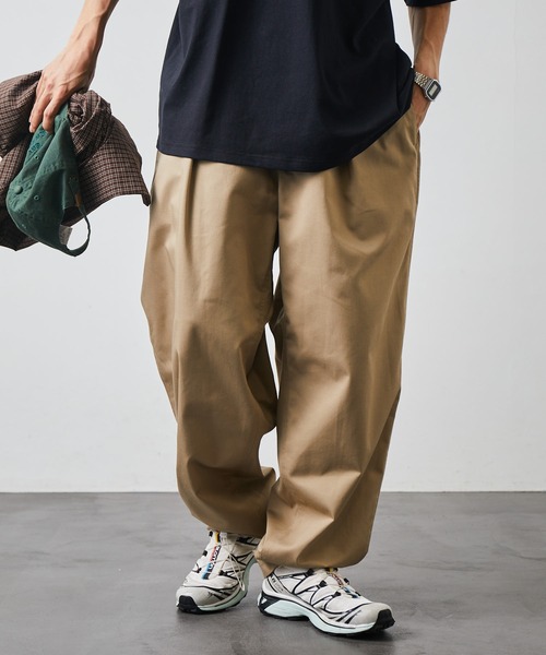 限定展開 ワイドシルエット テーパード イージーパンツ（チノパンツ