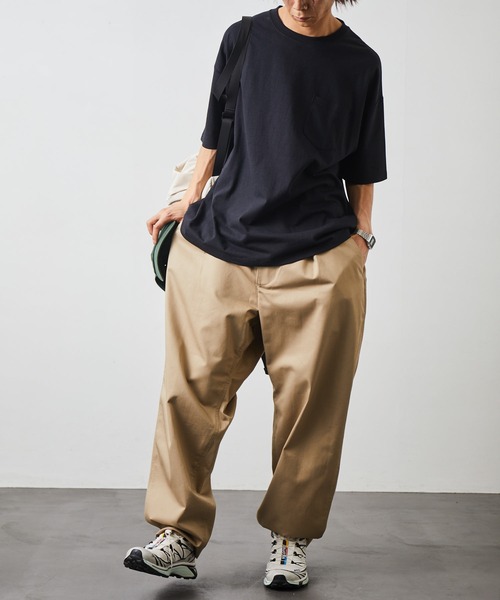 FREAK'S STORE(フリークスストア)の「限定展開 ワイドシルエット テーパード イージーパンツ(チノパンツ・メンズ・チャコールグレー/ネイビー/ブラック/ベージュ・LARGE/MEDIUM/SMALL)」の19枚目の写真