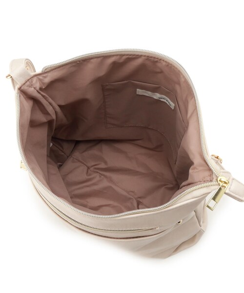 SHOO・LA・RUE（シューラルー）の「フロント2ポケットショルダーバッグ（ショルダーバッグ・レディース・ブラック/グレー/ピンク系/ブルー系その他/ナチュラル/イエロー・00）」の16枚目の写真