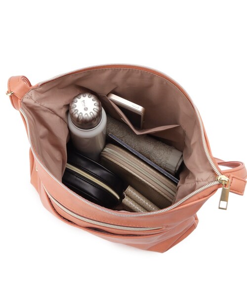 SHOO・LA・RUE（シューラルー）の「フロント2ポケットショルダーバッグ（ショルダーバッグ・レディース・ブラック/グレー/ピンク系/ブルー系その他/ナチュラル/イエロー・00）」の18枚目の写真