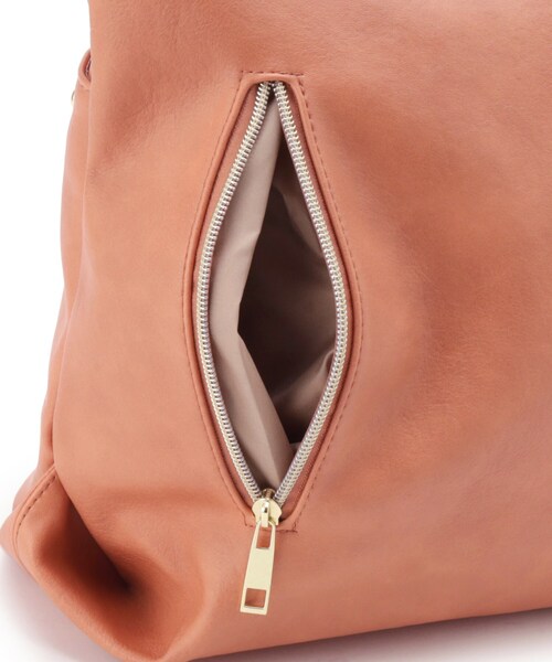 SHOO・LA・RUE（シューラルー）の「フロント2ポケットショルダーバッグ（ショルダーバッグ・レディース・ブラック/グレー/ピンク系/ブルー系その他/ナチュラル/イエロー・00）」の21枚目の写真