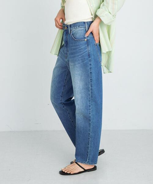 URBAN RESEARCH Sonny Label（アーバンリサーチサニーレーベル）の「『34サイズ/低身長向けも展開』ワイドテーパードデニム（デニムパンツ・レディース・ブルー/ホワイト・34/36/38）」の4枚目の写真