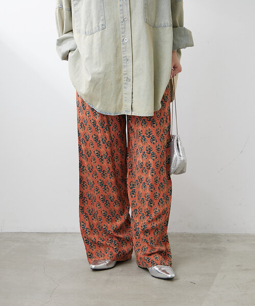 Remind me and forever(リマインドミーアンドフォーエバー)の「【WEB限定】総柄レーヨンイージーパンツ(その他パンツ・レディース・ベージュ/ブラウン/ターコイズブルー/オレンジ/グリーン/グレー・FREE)」の12枚目の写真