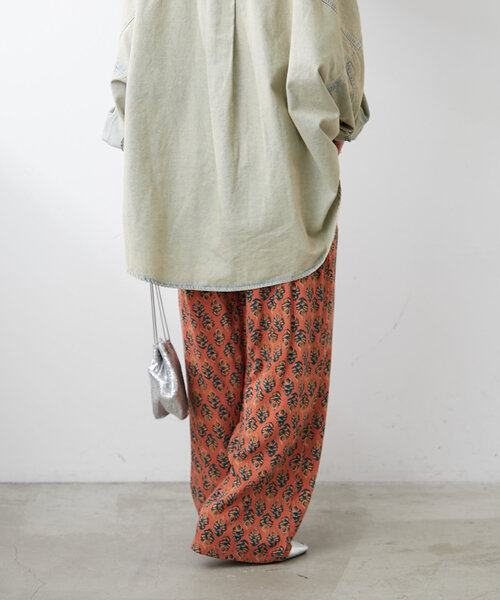 Remind me and forever(リマインドミーアンドフォーエバー)の「【WEB限定】総柄レーヨンイージーパンツ(その他パンツ・レディース・ベージュ/ブラウン/ターコイズブルー/オレンジ/グリーン/グレー・FREE)」の11枚目の写真