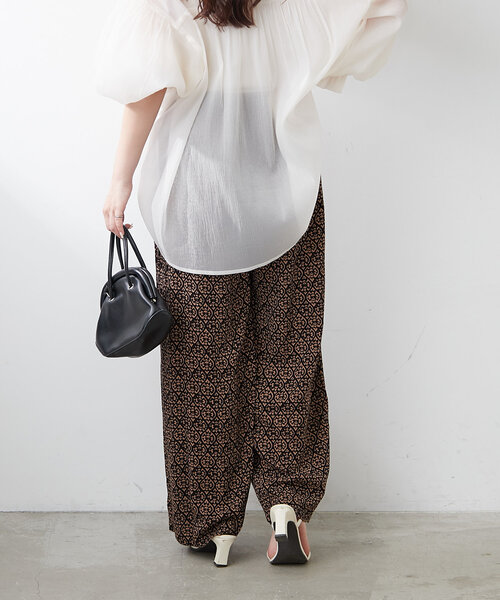 Remind me and forever(リマインドミーアンドフォーエバー)の「【WEB限定】総柄レーヨンイージーパンツ(その他パンツ・レディース・ベージュ/ブラウン/ターコイズブルー/オレンジ/グリーン/グレー・FREE)」の7枚目の写真