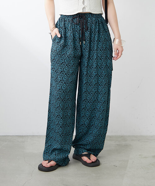 Remind me and forever(リマインドミーアンドフォーエバー)の「【WEB限定】総柄レーヨンイージーパンツ(その他パンツ・レディース・ベージュ/ブラウン/ターコイズブルー/オレンジ/グリーン/グレー・FREE)」の5枚目の写真