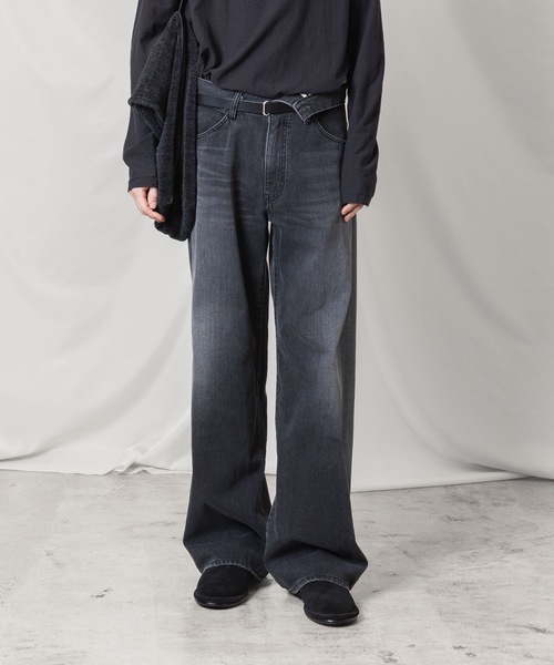 ATTACHMENT（アタッチメント）の「11OZデニム フラップジーンズ / 11OZ DENIM FLAP JEANS（デニムパンツ・メンズ・ライトインディゴブルー/ブラック・2/1/3）」の2枚目の写真