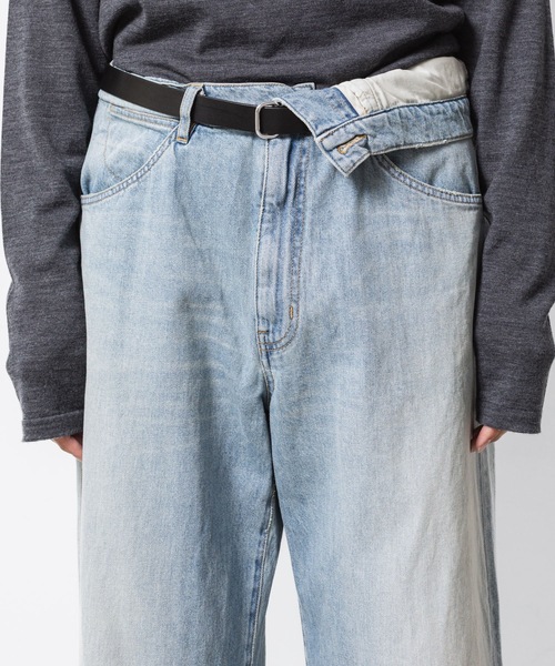 ATTACHMENT（アタッチメント）の「11OZデニム フラップジーンズ / 11OZ DENIM FLAP JEANS（デニムパンツ・メンズ・ライトインディゴブルー/ブラック・2/1/3）」の4枚目の写真
