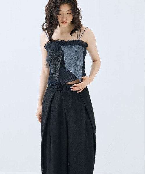 STUDIOUS(ステュディオス)の「【STUDIOUS/ステュディオス】Asymmetric Front Mesh Trousers/アシンメトリックフロントメッシュトラウザーズパンツ(その他パンツ・レディース・アイボリー/ブラック・1/2)」の7枚目の写真