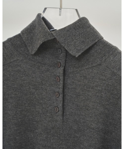 TODAYFUL(トゥデイフル)の「Front Botton Knit(ニット/セーター・レディース・チャコールグレー/モカ・FREE)」の3枚目の写真
