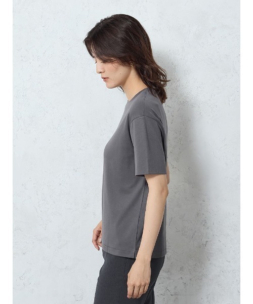 Perfect Suit FActory（パーフェクトスーツファクトリー）の「2枚袖Tシャツ　オフホワイト/ブラック/グレー（Tシャツ/カットソー・レディース・ブラック/オフホワイト/チャコールグレー・L/M）」の4枚目の写真