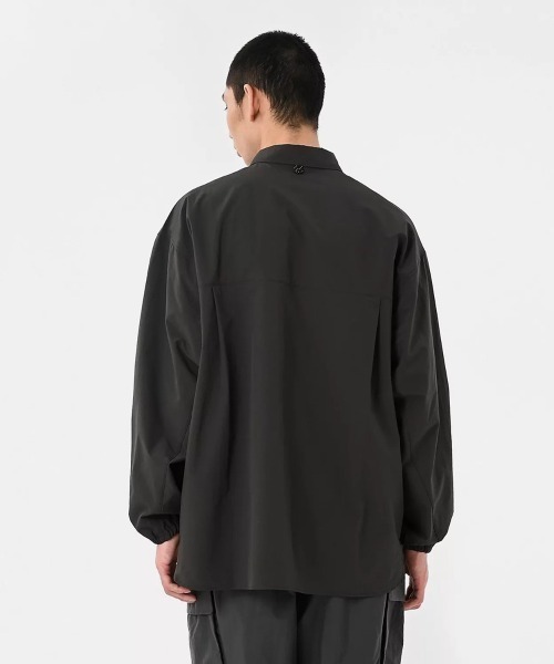 NEW BALANCE(ニューバランス)の「New Balance Oversized Long Sleeve Shirts(ニューバランス オーバーサイズ ロングスリーブ シャツ)(シャツ/ブラウス・メンズ・ブラック系/グリーン系・MEDIUM/LARGE/X-LARGE)」の9枚目の写真