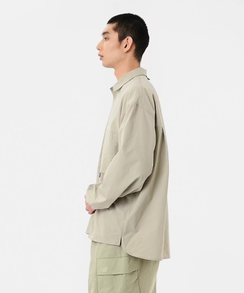 NEW BALANCE(ニューバランス)の「New Balance Oversized Long Sleeve Shirts(ニューバランス オーバーサイズ ロングスリーブ シャツ)(シャツ/ブラウス・メンズ・ブラック系/グリーン系・MEDIUM/LARGE/X-LARGE)」の15枚目の写真