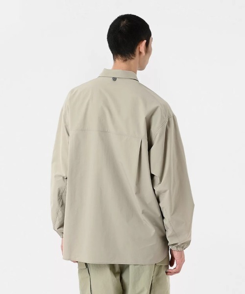 NEW BALANCE(ニューバランス)の「New Balance Oversized Long Sleeve Shirts(ニューバランス オーバーサイズ ロングスリーブ シャツ)(シャツ/ブラウス・メンズ・ブラック系/グリーン系・MEDIUM/LARGE/X-LARGE)」の16枚目の写真