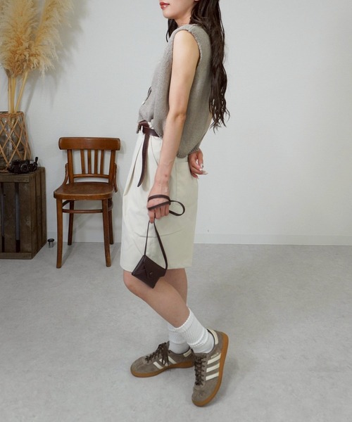 gossara（ゴサラ）の「Vネックニットベスト（ベスト・レディース・ベージュ/ブラック/グレイッシュベージュ・FREE）」の19枚目の写真