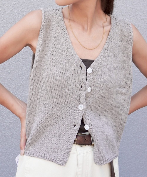 gossara（ゴサラ）の「Vネックニットベスト（ベスト・レディース・ベージュ/ブラック/グレイッシュベージュ・FREE）」の10枚目の写真