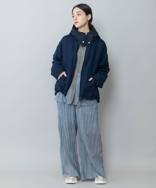 Munich（ミューニック）の「【軽量】【保温性】【吸水・速乾性】梳毛調合繊×ツイル×octaフーデットブルゾン（ブルゾン・レディース・ネイビー/チャコールグレー/グレー・S）」の4枚目の写真